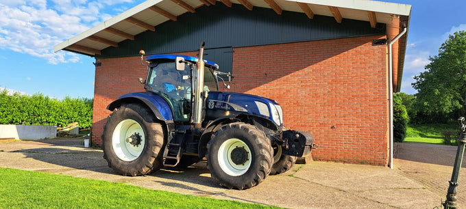 New Holland T7050