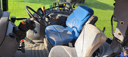 New Holland T7050